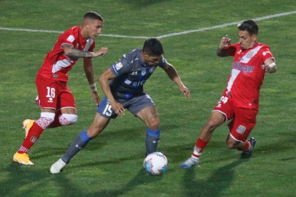 Curicó viene de imponerse ante Universidad Católica. Foto: Agencia Uno.