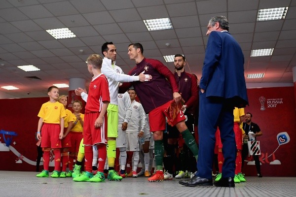 Claudio Bravo le arruinó la fiesta a CR7 en la Copa Confederaciones 2017.