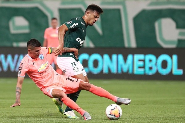 Gabriel Menino quería repetir su buen rendimiento en Palmeiras con Brasil, pero se quedó con las ganas tras dar positivo al Covid-19. Foto: Getty Images