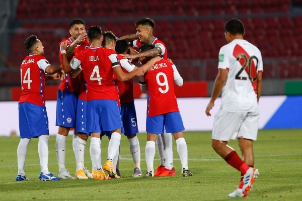 Perú no pudo hacer nada contra la efectividad de Chile y se fue con una derrota del Estadio Nacional. Foto: Agencia Uno