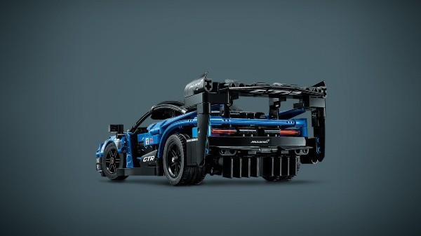 El LEGO Technic McLaren Senna GTR estará disponible en todo el mundo a partir del 1 de enero de 2021 en LEGO.com