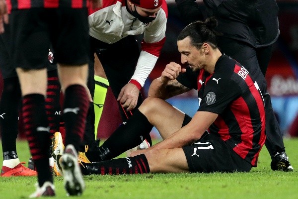 Zlatan Ibrahimovic es baja en el Milan por al menos dos semanas. (Foto: Getty)