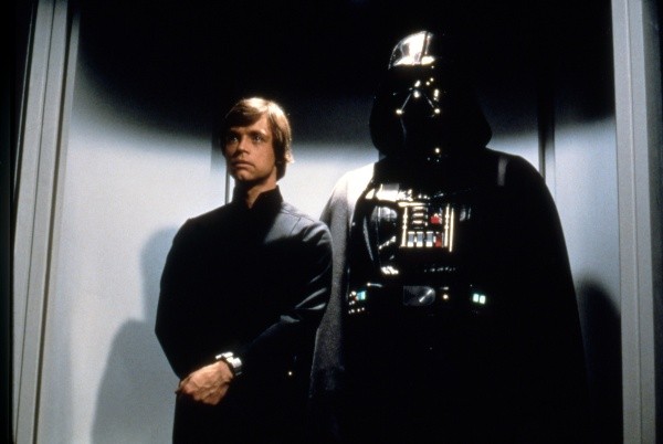 Darth Vader (Dave Prowse) y Luke Skywalker (Mark Hamill)