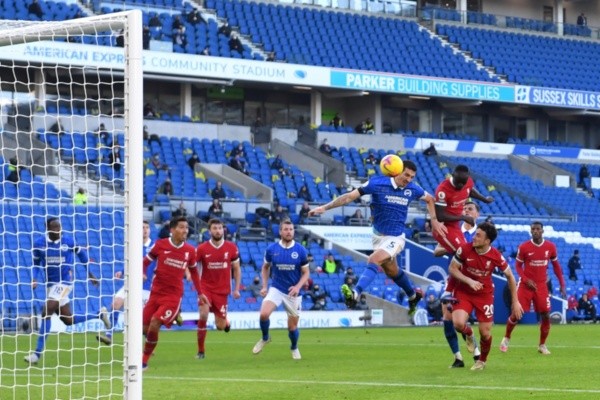 El Liverpool empató ante el Brighton y pude perder el liderato si los Spurs vencen al Chelsea. Foto: Getty.