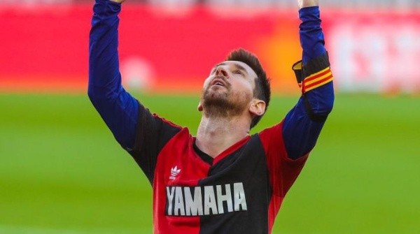 Messi recibió amarilla y multa por su homenaje al Diego.