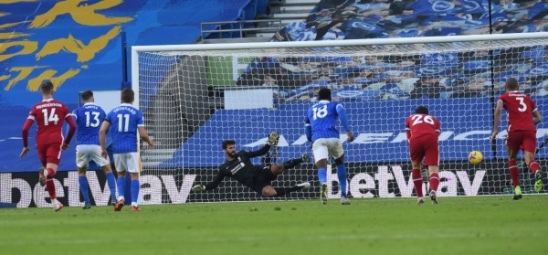 El Liverpool no se pudo quedar con la victoria ante el Brighton. Foto: Getty.