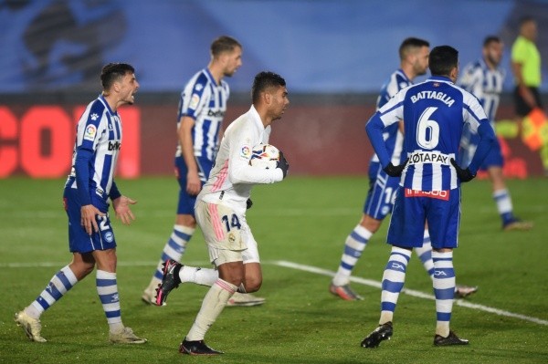 Los merengus sufrieron una dolorosa caída ante el Alavés. Foto: Getty