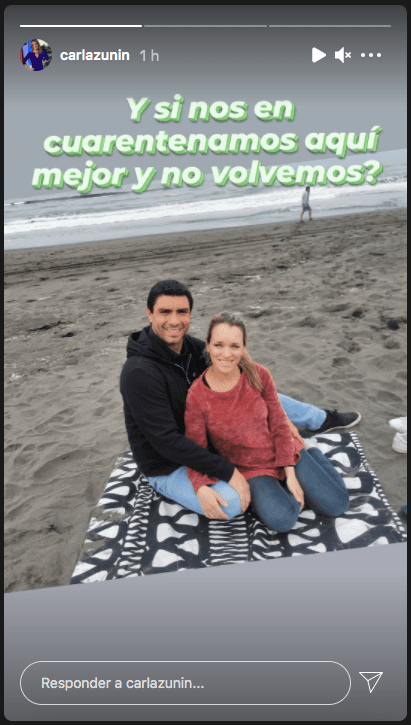 Carla Zunino en Pichilemu, junto a Sebastián Donoso.