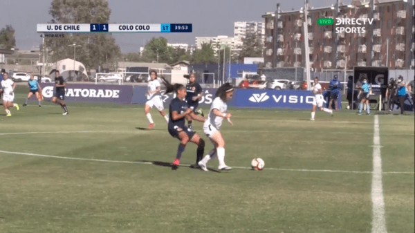 Javiera Grez sale lesionada en el superclásico y preocupa a Colo Colo y la selección chilena.