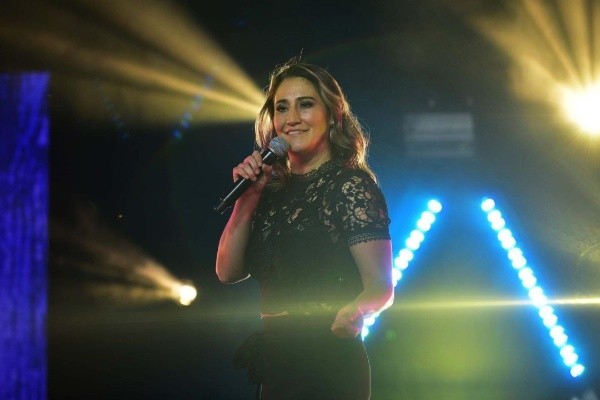 Belén Mora fue una de las artistas que alcanzó a presentarse en Abre Santiago, de Movistar Arena.