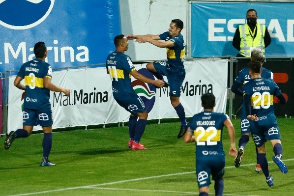 Everton de Viña del Mar viene de un merecido triunfo ante Curicó Unido, asoma como favorito. Foto Agencia UNO