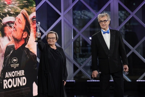 Agnieszka Holland y Wim Wenders en la entrega de los Premios de Cine Europeo 2020