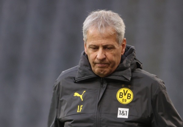 Tras dos años y medio en el cargo, el entrenador suizo Lucien Favre fue cesado de sus funciones. (Foto: Getty)