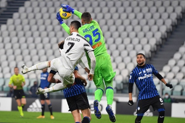 Pierluigi Gollini fue la gran figura del partido. El arquero estuvo notable para evitar los goles de la Juventus y hasta le atajó un penal a Cristiano Ronaldo. Foto: Getty Images