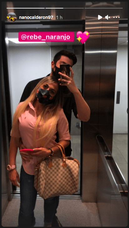 Nano Calderón junto a su polola Rebeca Naranjo, camino a su libertad.