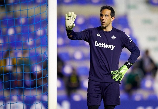 Claudio Bravo ya volvió a las canchas esta semana en el duelo por la primera ronda de la Copa del Rey. (Foto: Getty)