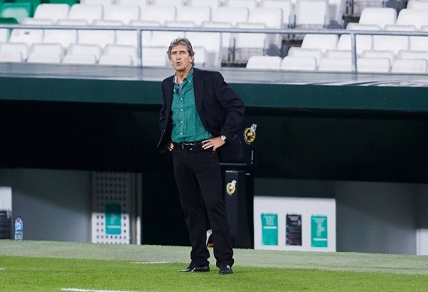Manuel Pellegrini quiere volver a sumar de a tres y cuenta con el regreso de Claudio Bravo para ello. (Foto: Getty)