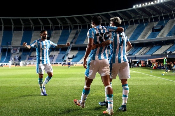 Eugenio Mena fue vital en la ida y dio la asistencia del único gol del partido. (Foto: Getty)