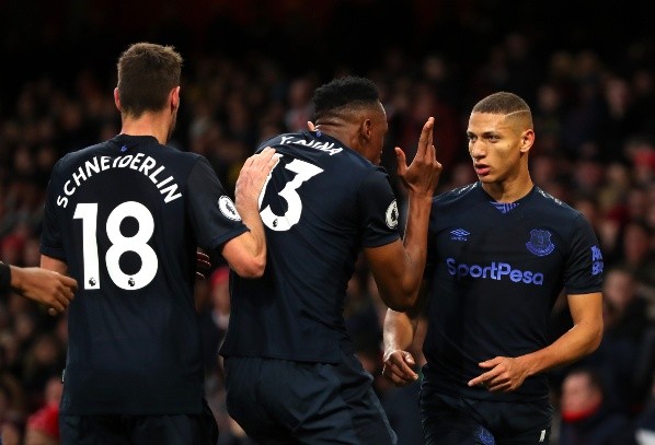 Yerry Mina y Richarlison son las figuras de un Everton que se mete en la pelea por el título. (Foto: Getty)