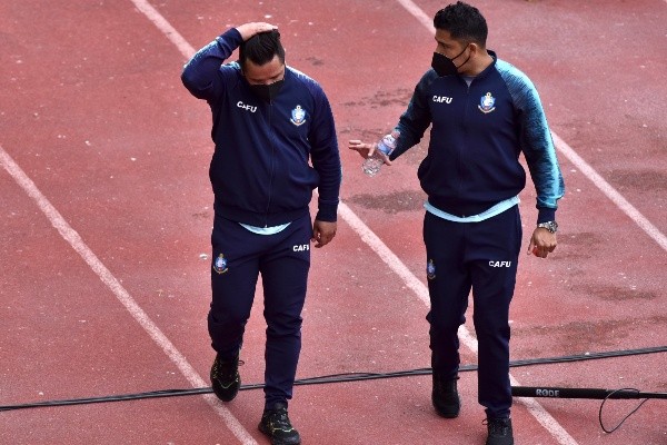 Hector Tapia y Miguel Riffo consiguieron su primer triunfo al mando de Deportes Antofagasta y le dieron una mano a Colo Colo. Foto: Agencia Uno