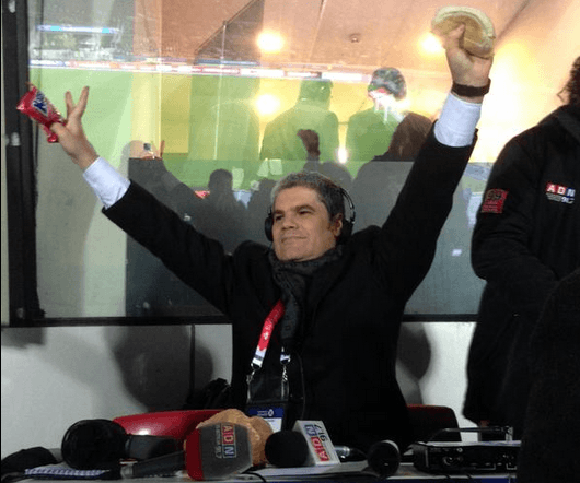 Juan Cristóbal Guarello tiene otra anécdota con emparedados: su sánguche de protesta contra el monopolio de la comida en los estadios chilenos.