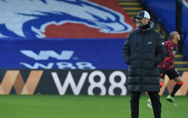 Jurgen Klopp, recientemente elegido el mejor DT del año, va por otra victoria en Premier. (Foto: Getty)