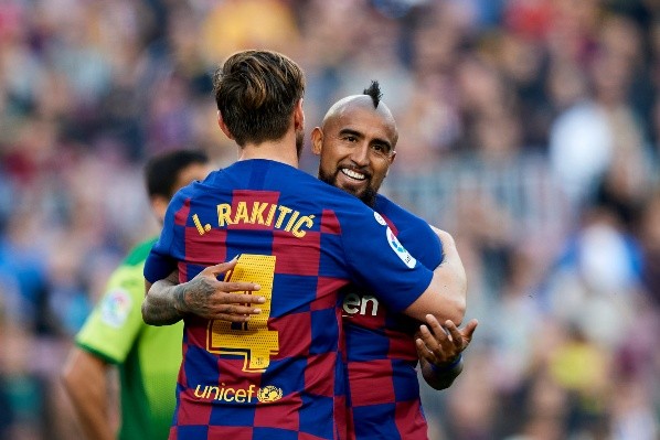 Rakitic dejó entrever que no sumó muchos minutos por la &quot;amistad&quot; que existía entre Lionel Messi y Arturo Vidal. Foto: Getty Images
