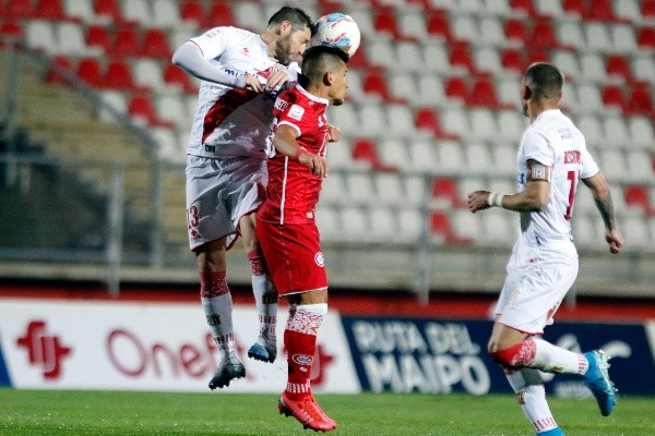 Curicó Unido y Unión La Calera son los clubes más afectados por el coronavirus en el Campeonato Nacional. Foto: Agencia Uno