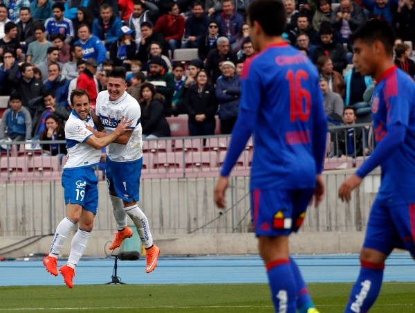 La amistad entre Nicolás Castillo y José Pedro Fuenzalida se quebró. Desde hace un tiempo, el delantero se ha dedicado solo a atacar al lateral por haber jugando en Colo Colo. Foto: Agencia Uno