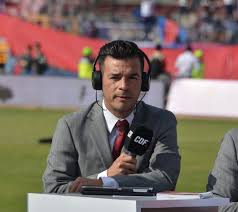 El analista de fútbol no sufrió daños físicos.