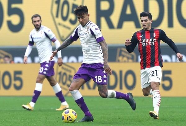 Erick Pulgar aún no define su futuro y en Italia indican que podría partir en este mercado de invierno. (Foto: Getty)