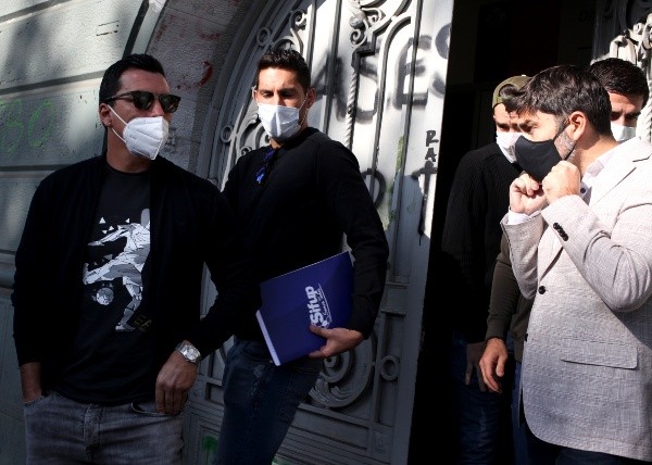 Mouche confirmó que tuvo un cruce con Barroso cuando el plantel discutía los dineros pendientes, pero negó haber tenido golpes. Foto: Agencia Uno