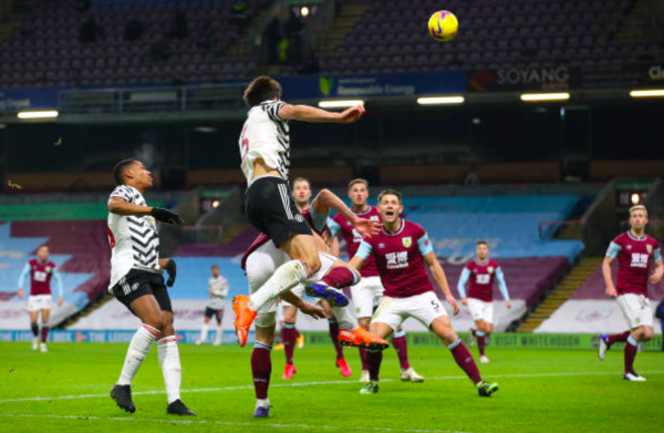 Maguire anotó el primer gol, pero el VAR se lo negó por una extraña falta. Foto: Getty Images