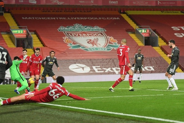 Allison fue el héroe del Liverpool sobre el final y sacó dos remates que eran goles. Foto: Getty Images