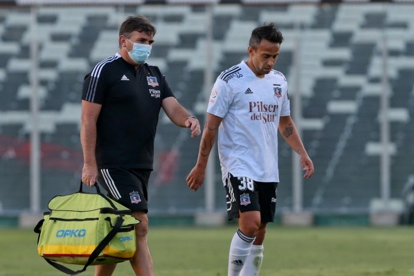 Jorge Valdivia se lesionó tras estar 10 minutos en cancha ante Everton. | Foto: Agencia Uno
