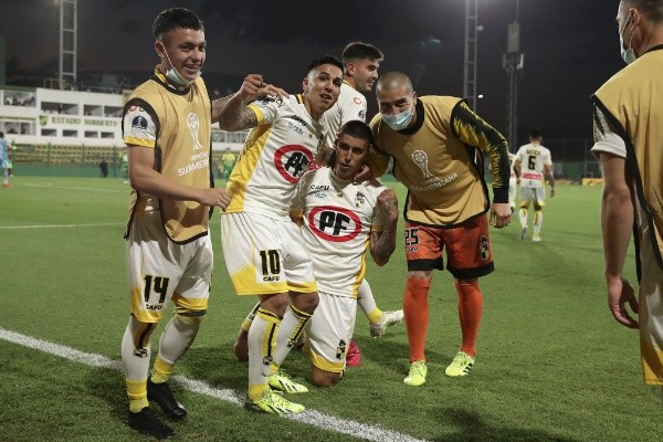 Rubén Farfán anotó uno de los goles de Coquimbo Unido ante Defensa y Justicia. Foto: Getty Images