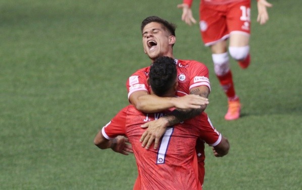 El triunfo ante Audax Italiano fue un envión anímico que los cementeros necesitaban, tras sembrar algunas dudas en presentaciones anterior. Foto: Agencia UNO.