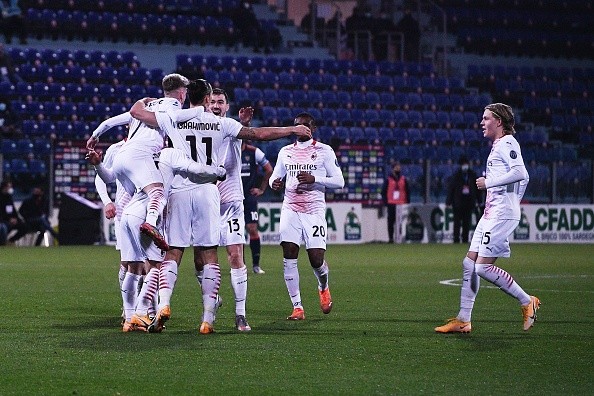 Con el triunfo frente al Cagliari, el Milan es el líder de la Serie A por tres puntis. (Foto: Getty)