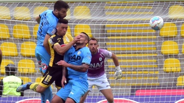 Deportes Iquique y Coquimbo Unido animarán uno de los choques pendientes más esperados del Campeonato Nacional. Foto: Agencia Uno