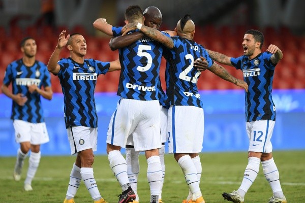 Los nerazzurros quieren volver a abrazarse por Serie A y con los chilenos como protagonistas. (Foto: Getty)