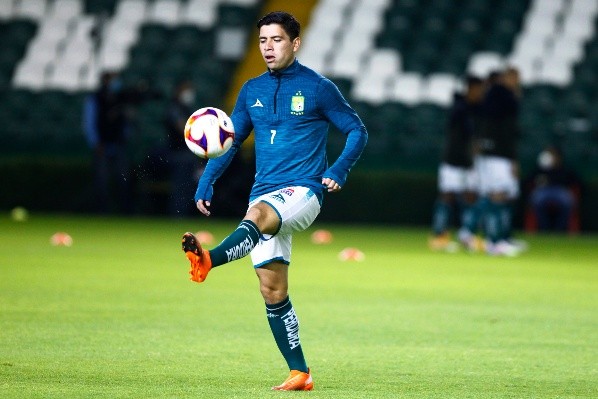 Victor Dávila, reciente fichaje de León, ya jugó dos encuentros como titular. El chileno pretende no soltar más un lugar en el equipo. (Foto: Getty)