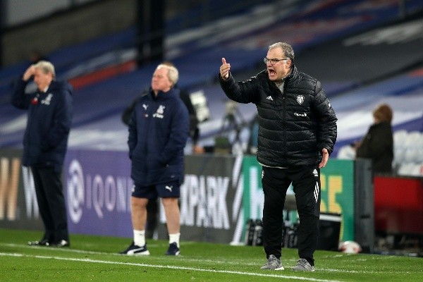 Al equipo de Bielsa le pesa el no poder encontrar una regularidad que le permita acercarse a puestos de avanzada. Foto: Getty.