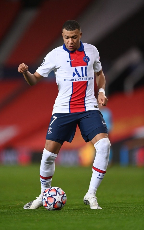 Mbappé fue el blanco de varias críticas debido a su rendimiento hace unas semanas. El delantero francés mejoró su nivel y volvió a anotar en partidos claves como frente al Marsella. (Foto: Getty)
