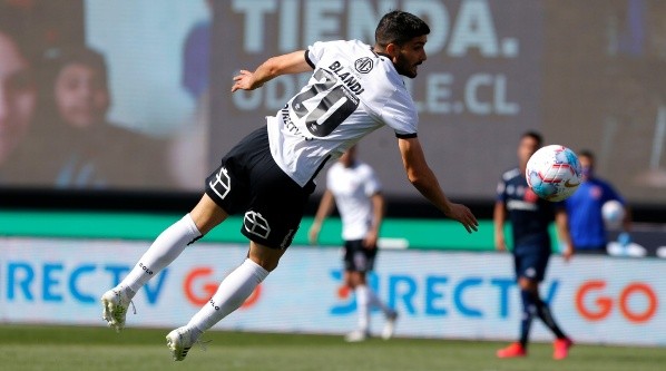 Nicolás Blandi tendrá que pelear a lo Zamorano si quiere jugar en Colo Colo. Foto: Agencia Uno