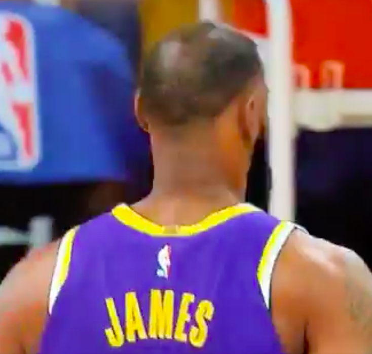 La calva de LeBron James que generó las risas de sus compañeros.