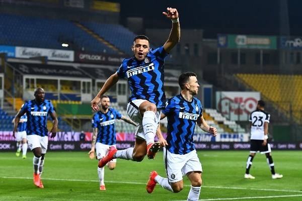 Alexis hizo celebrar al Inter con un doblete que los deja más líderes que nunca en la Serie A. Foto: Getty Images