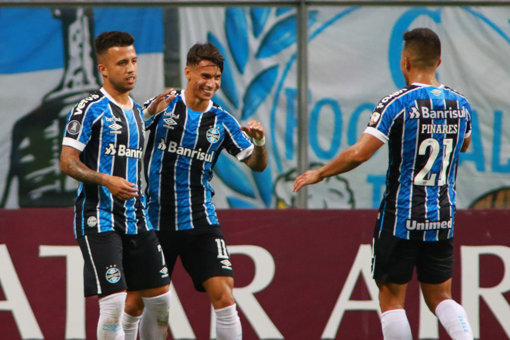 Gremio goleó por 6-1 a Ayacucho y puso un pie en la tercera fase. Foto: Getty Images