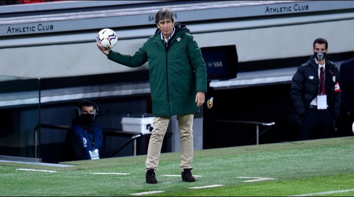 Pellegrini cree que Bravo está feliz en el Betis pese a ser suplente.