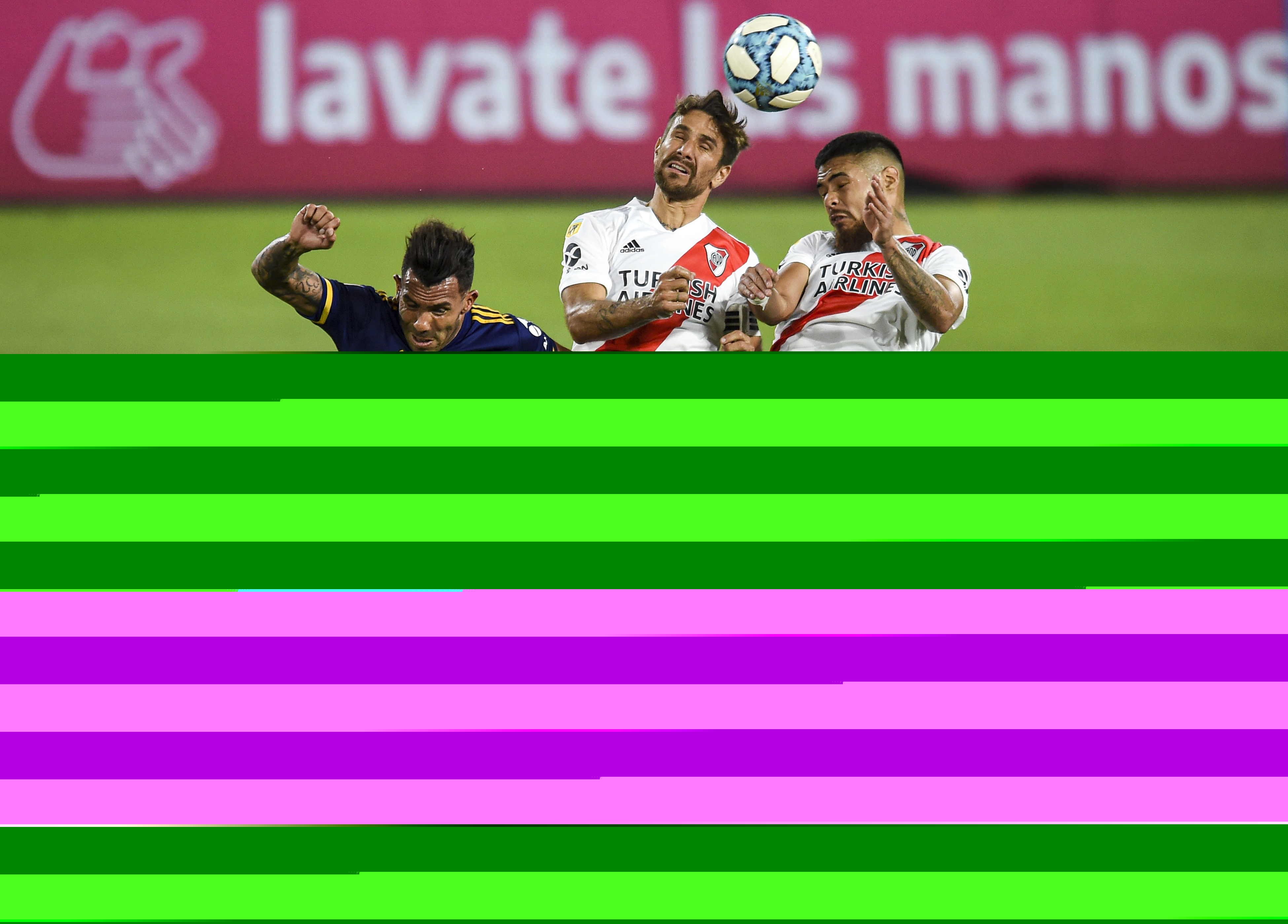 River Plate y Paulo Díaz visitan a Boca Juniors por la Copa de la Liga Profesional en Argentina.