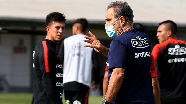 Martín Lasarte espera por su debut al mando de la Roja en eliminatorias. Foto: ANFP